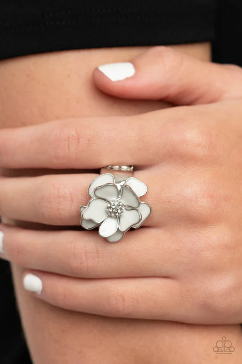 Paparazzi ♥ Hibiscus Holiday - White ♥ Ring