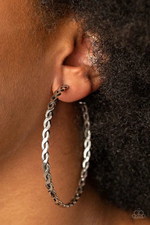 Paparazzi ♥ Infinite Twist - Silver ♥ Earrings