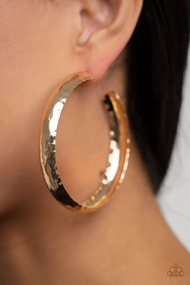 Paparazzi ♥ Check out these Curves - Gold ♥ Earrings
