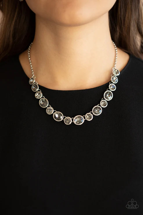 Paparazzi ♥ Girls Gotta Glow - Silver ♥ Necklace