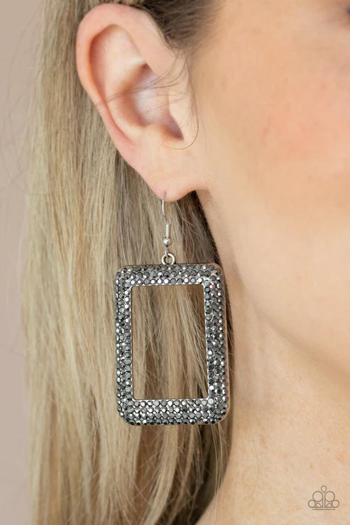 Paparazzi ♥ World FRAME-ous - Silver ♥ Earrings