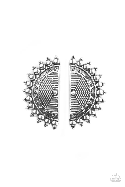 Paparazzi ♥ Fiercely Fanned Out - Silver ♥ Post Earrings