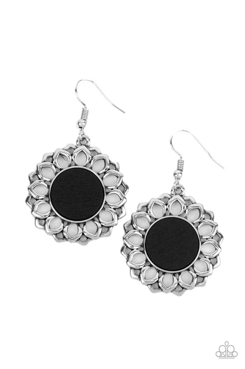 Paparazzi ♥ Farmhouse Fashionista - Black ♥ Earrings