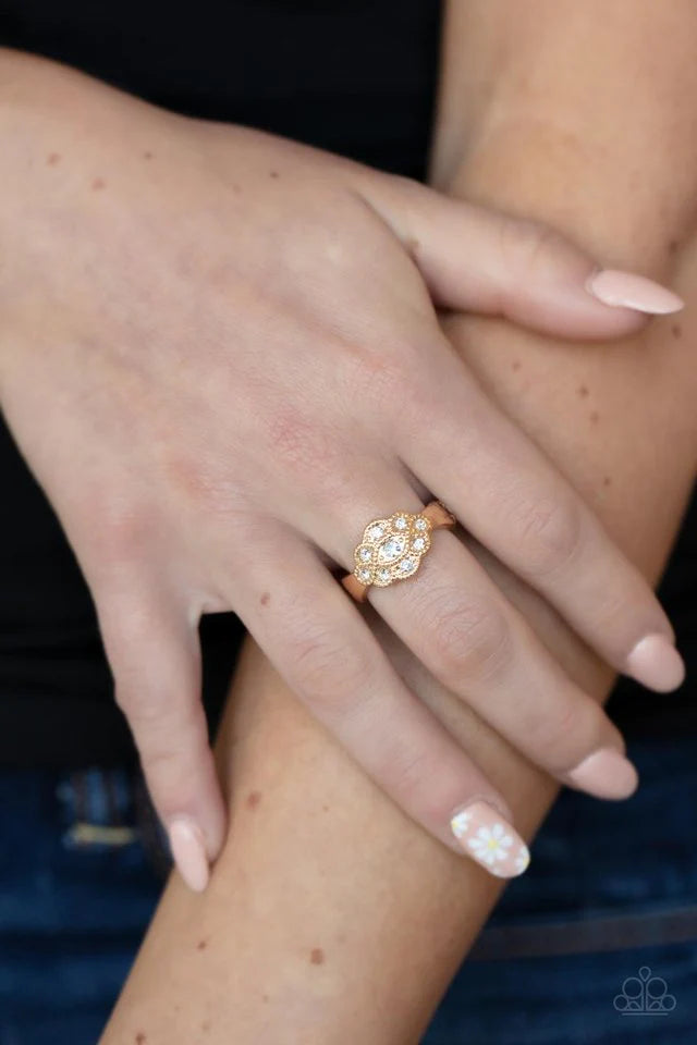 Paparazzi ♥ Floral Frou-Frou - Gold ♥ Ring