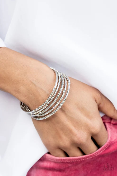 Paparazzi ♥ Camera Shy Simmer - Multi ♥ Bracelet