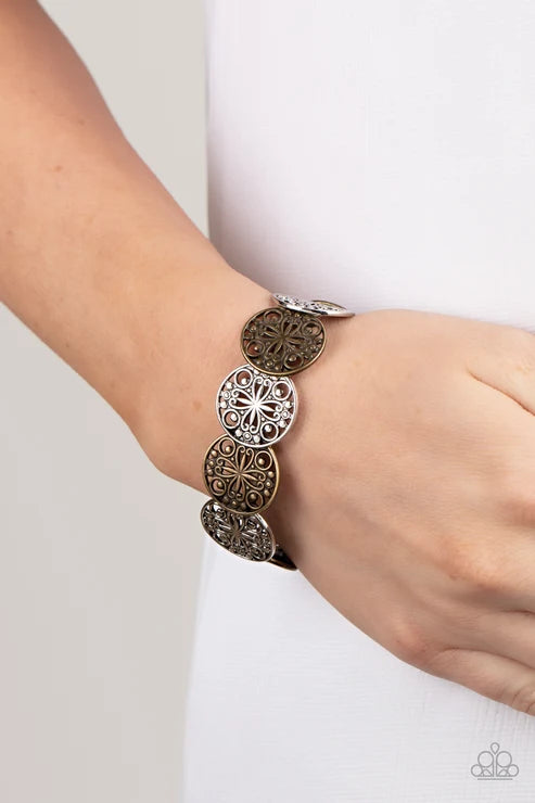 Paparazzi ♥ Portico Picnic - Multi ♥ Bracelet