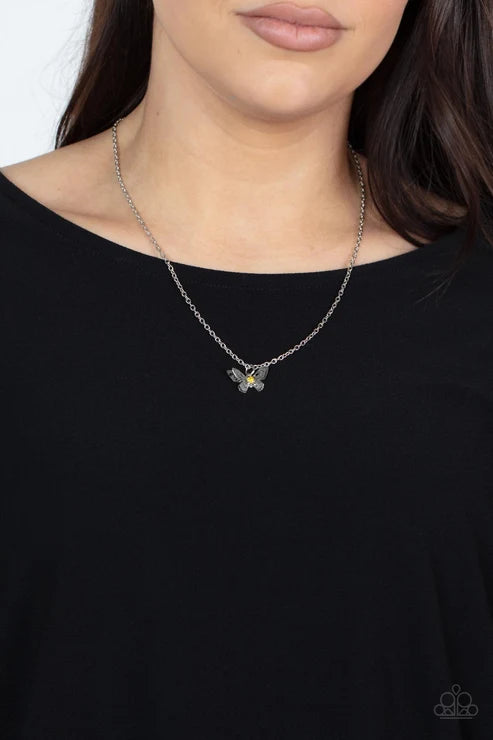 Paparazzi ♥ Flutter Love - Yellow ♥ Necklace
