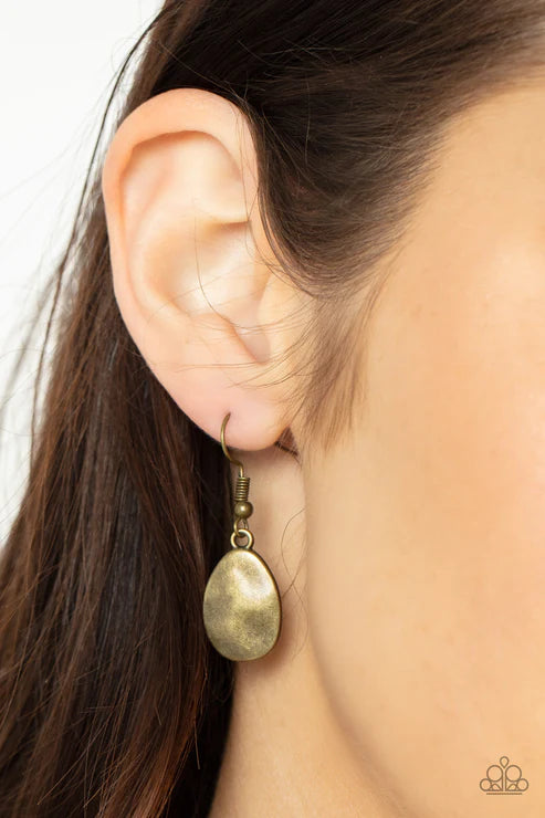 Paparazzi ♥ Cave Crawl - Brass ♥ Necklace