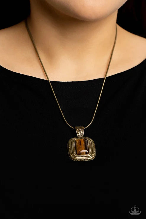 Paparazzi ♥ Right Hand TALISMAN - Brass ♥ Necklace