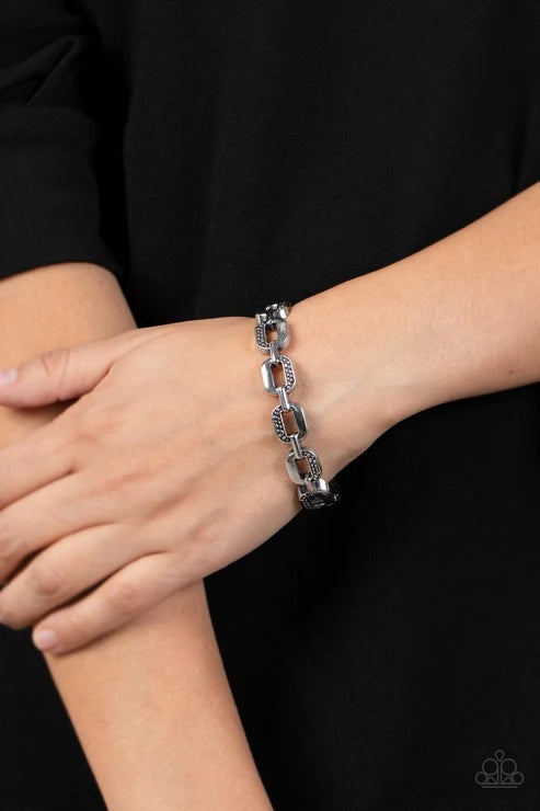 Paparazzi ♥ Powerhouse Plunder - Silver ♥ Bracelet