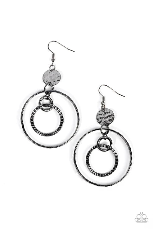 Paparazzi ♥ Mechanical Mecca - Black ♥ Earrings