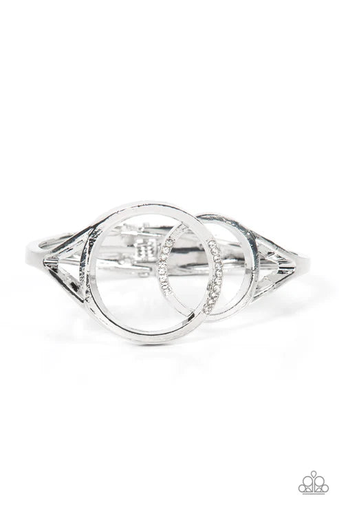 Paparazzi ♥ Scope of Expertise - White ♥ Bracelet