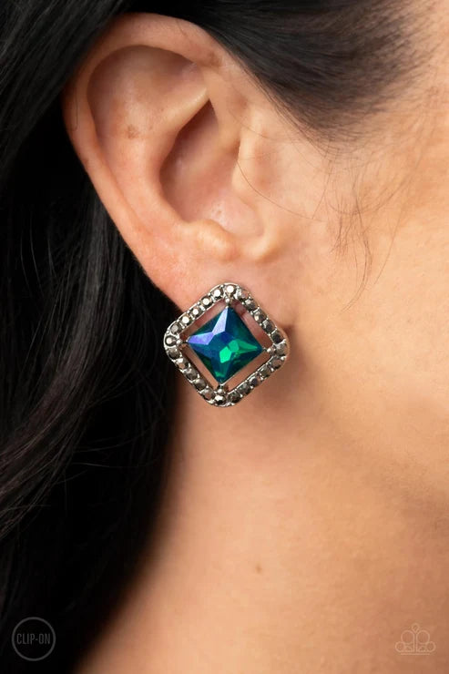 Paparazzi ♥ Cosmic Catwalk - Green ♥ Clip-On
