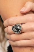 Paparazzi ♥ Earth Hearth - Black ♥ Ring