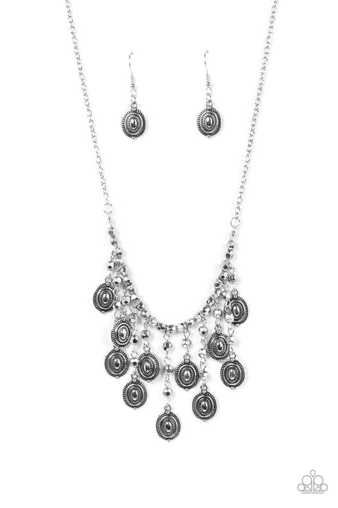 Paparazzi ♥ Leave it in the PASTURE - Silver ♥ Necklace