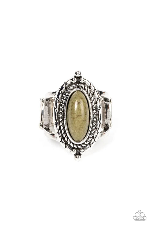Paparazzi ♥ Mojave Metro - Green ♥ Ring