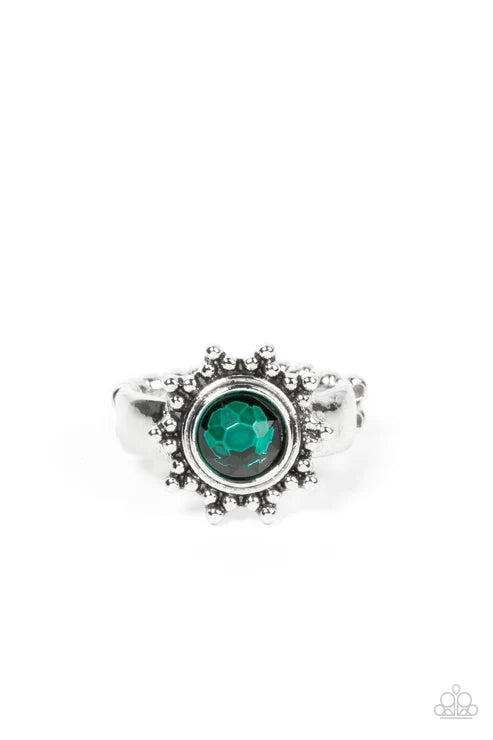 Paparazzi ♥ Expect Sunshine and REIGN - Green ♥ Ring