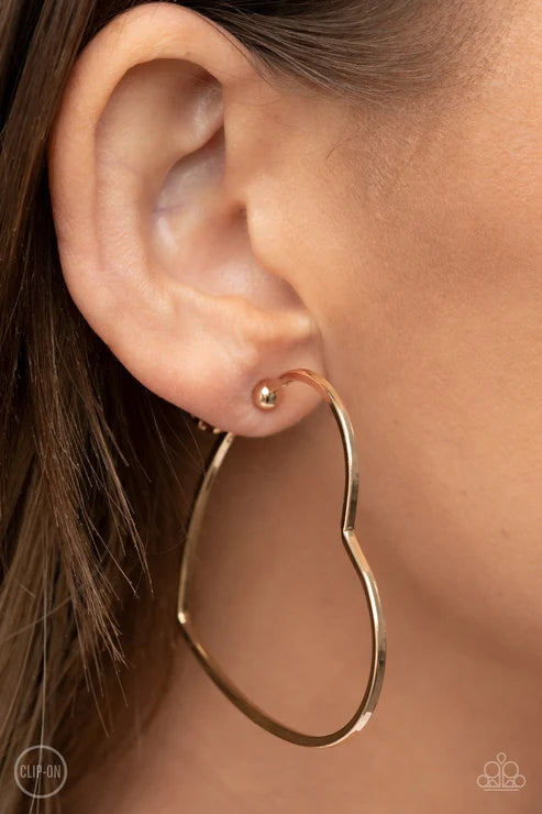 Paparazzi ♥ Harmonious Hearts - Gold ♥ Clip-On