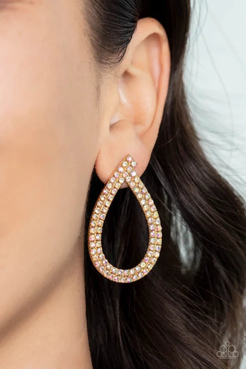 Paparazzi ♥ Diva Dust - Gold ♥ Post Earrings