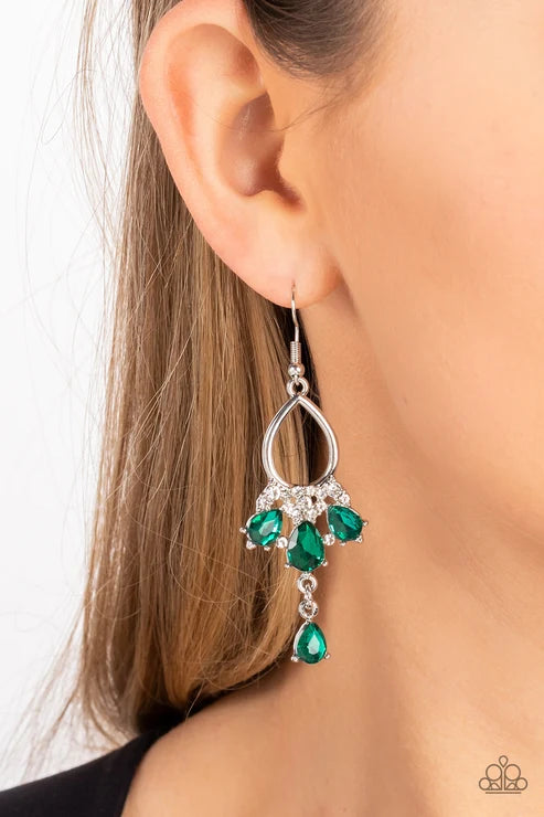 Paparazzi ♥ Coming in Clutch - Green ♥ Earrings