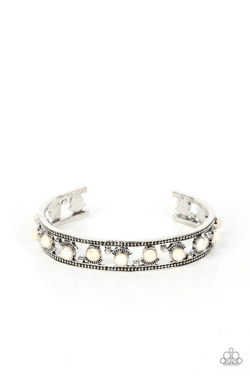 Paparazzi ♥ Badlands Bliss - White ♥ Bracelet