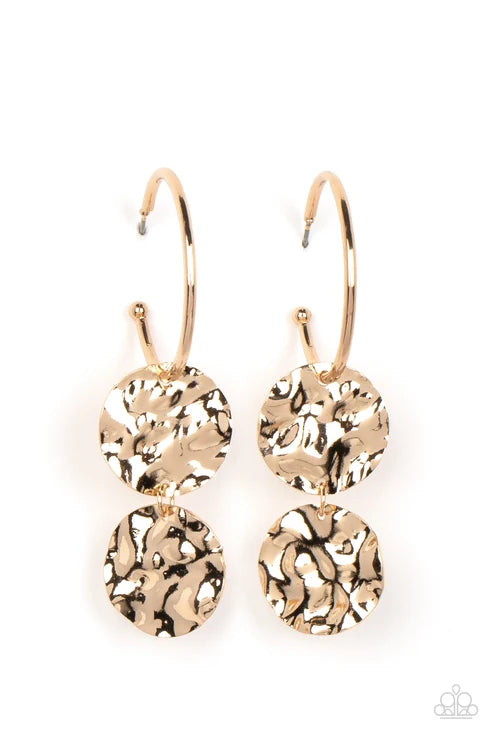 Paparazzi ♥ Sending Shock Waves - Gold ♥ Earrings