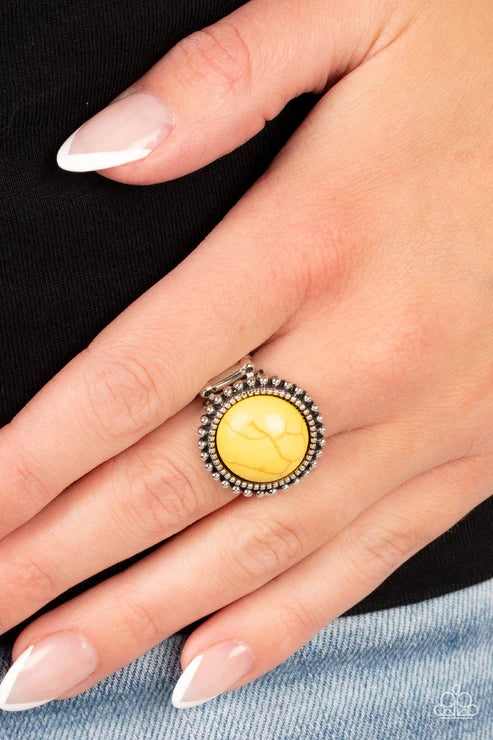 Paparazzi ♥ Mesa Mecca - Yellow ♥ Ring