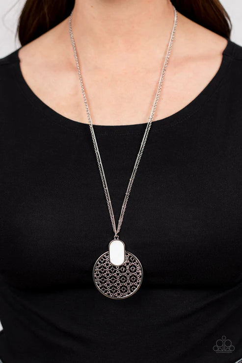 Paparazzi ♥ South Beach Beauty - White ♥ Necklace