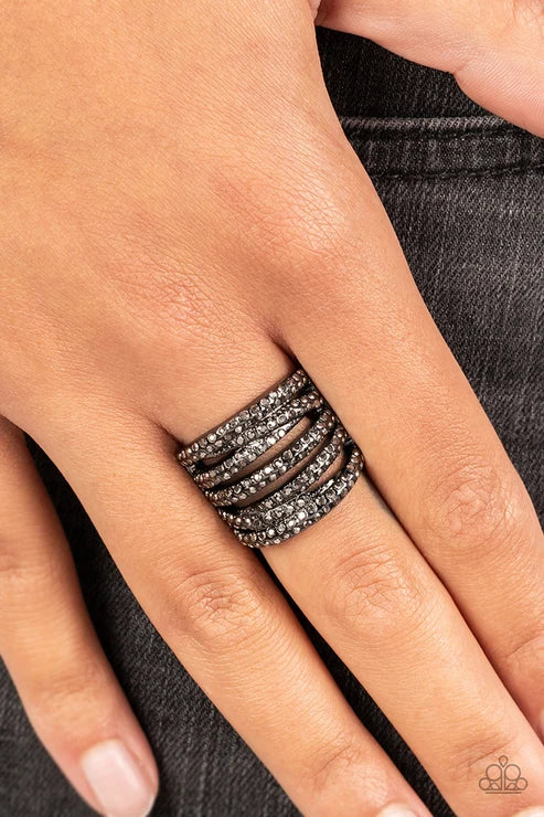 Paparazzi ♥ Knock-Out Opulence - Black ♥ Ring