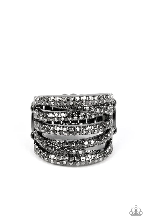Paparazzi ♥ Knock-Out Opulence - Black ♥ Ring