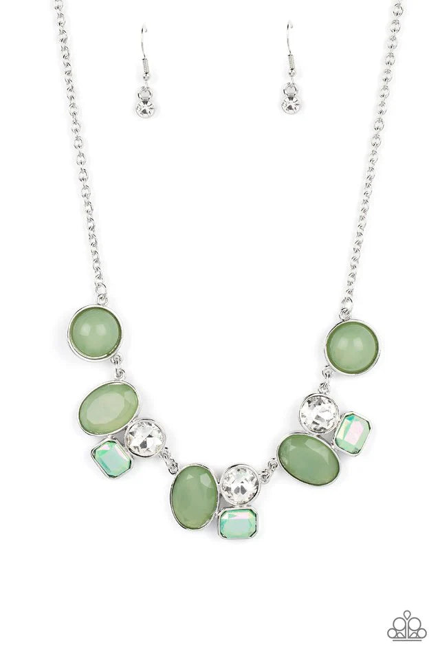 Paparazzi ♥ Fantasy World - Green ♥ Necklace