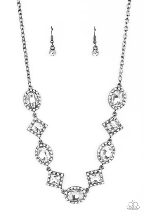 Paparazzi ♥ Diamond of the Season - Black ♥ Necklace