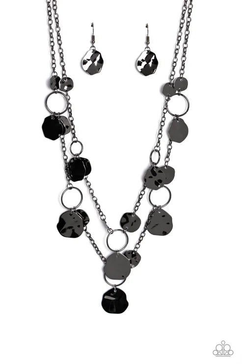 Paparazzi ♥ Hammered Horizons - Black ♥ Necklace