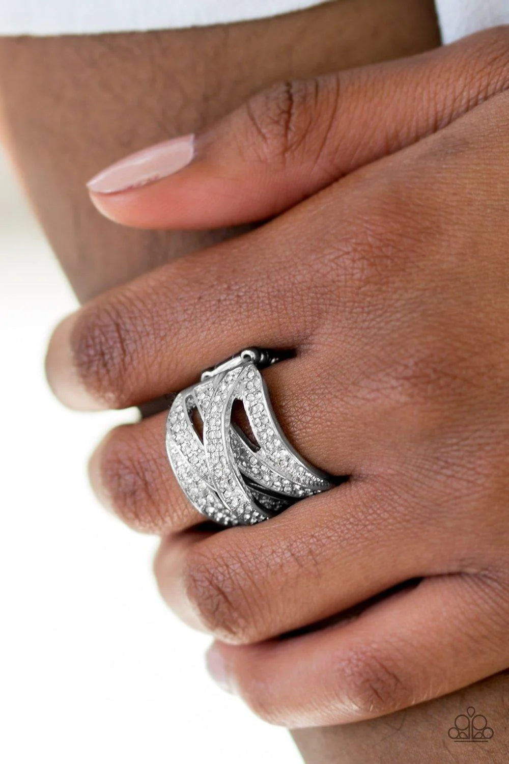 Paparazzi ♥ Life In The Glitter Lane - White ♥ Ring