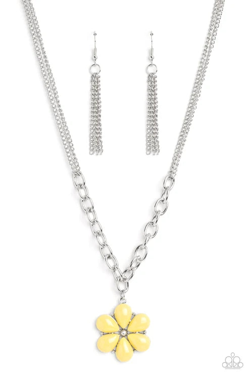 Paparazzi ♥ Dazzling Dahlia - Yellow ♥ Necklace