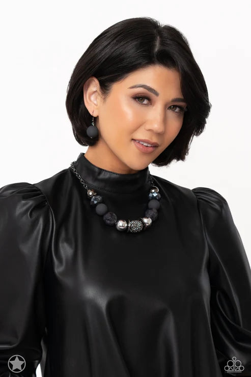 Paparazzi ♥ A Warm Welcome - Black ♥ Necklace