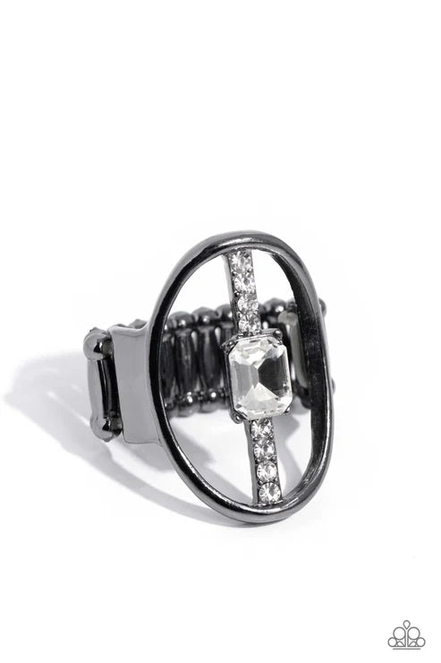 Paparazzi ♥ Middle of the Road - Black ♥ Ring