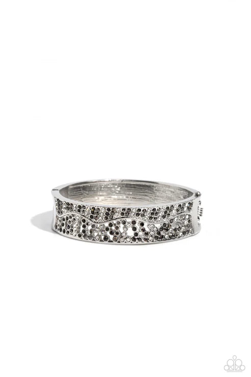 Paparazzi ♥ Wavy Whimsy - Silver ♥ Bracelet