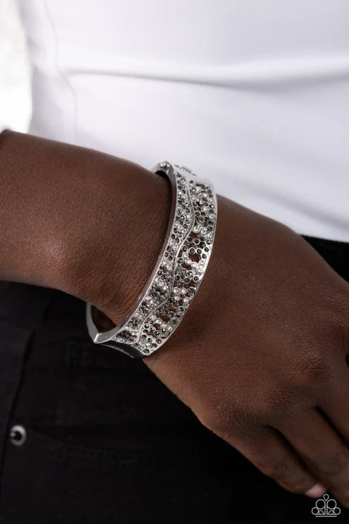 Paparazzi ♥ Wavy Whimsy - Silver ♥ Bracelet