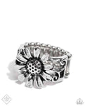 Paparazzi ♥ Landslide Lover - Silver ♥ Ring