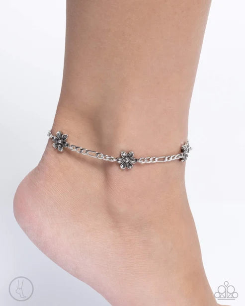 Paparazzi ♥ Gardening Gusto - Silver ♥ Anklet