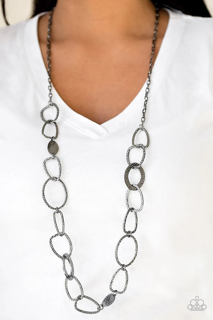 Paparazzi ♥ Metro Nouveau - Black ♥ Necklace