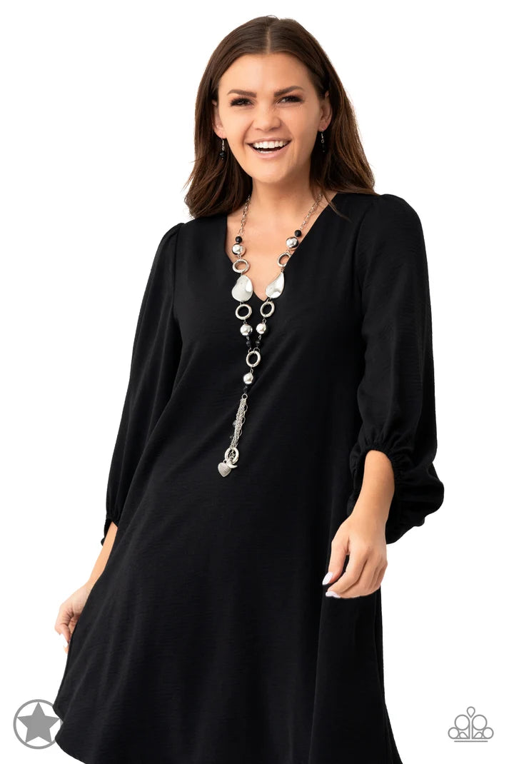 Paparazzi ♥ Total Eclipse Of the Heart - Black ♥ Necklace